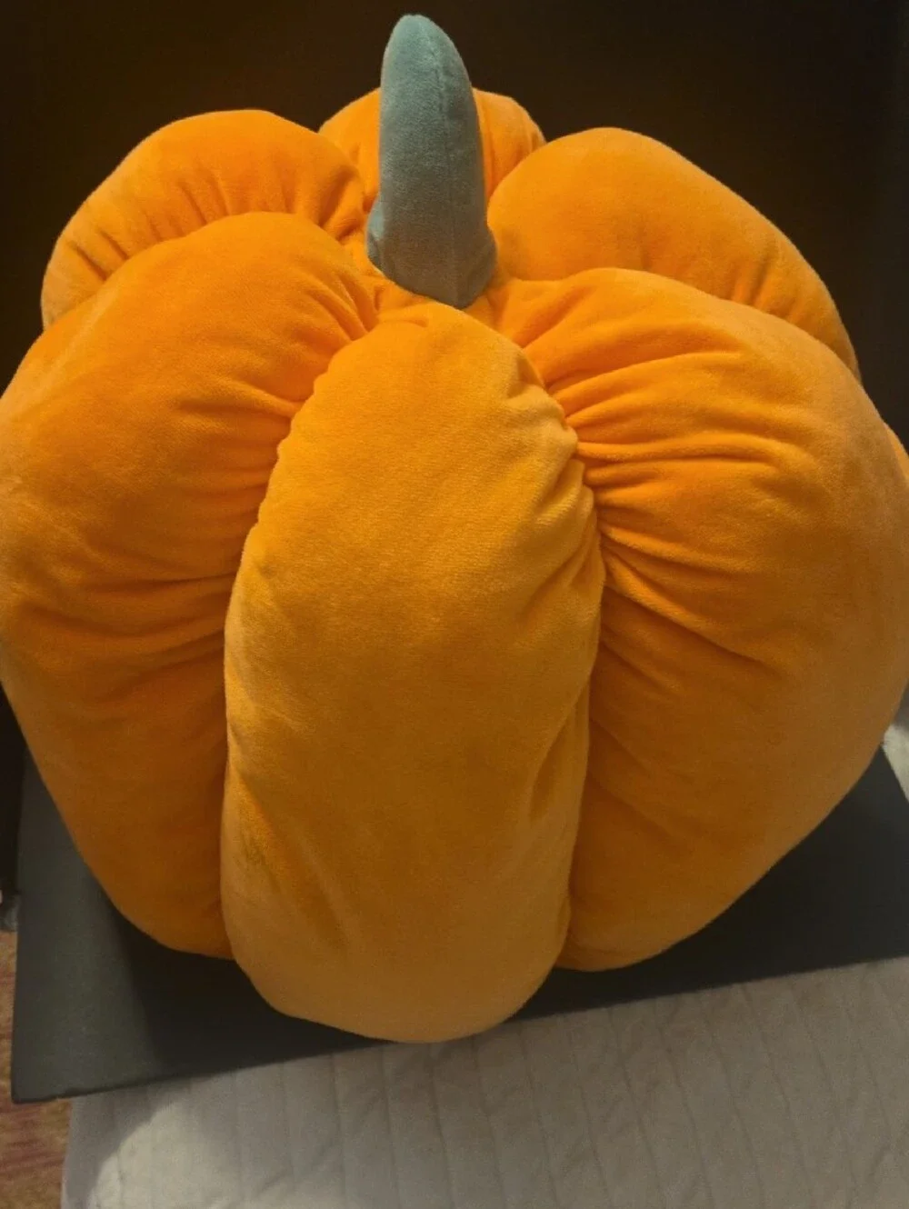 Plush Orange Pumpkin-Shaped Cat Bed With Removable Pillow.